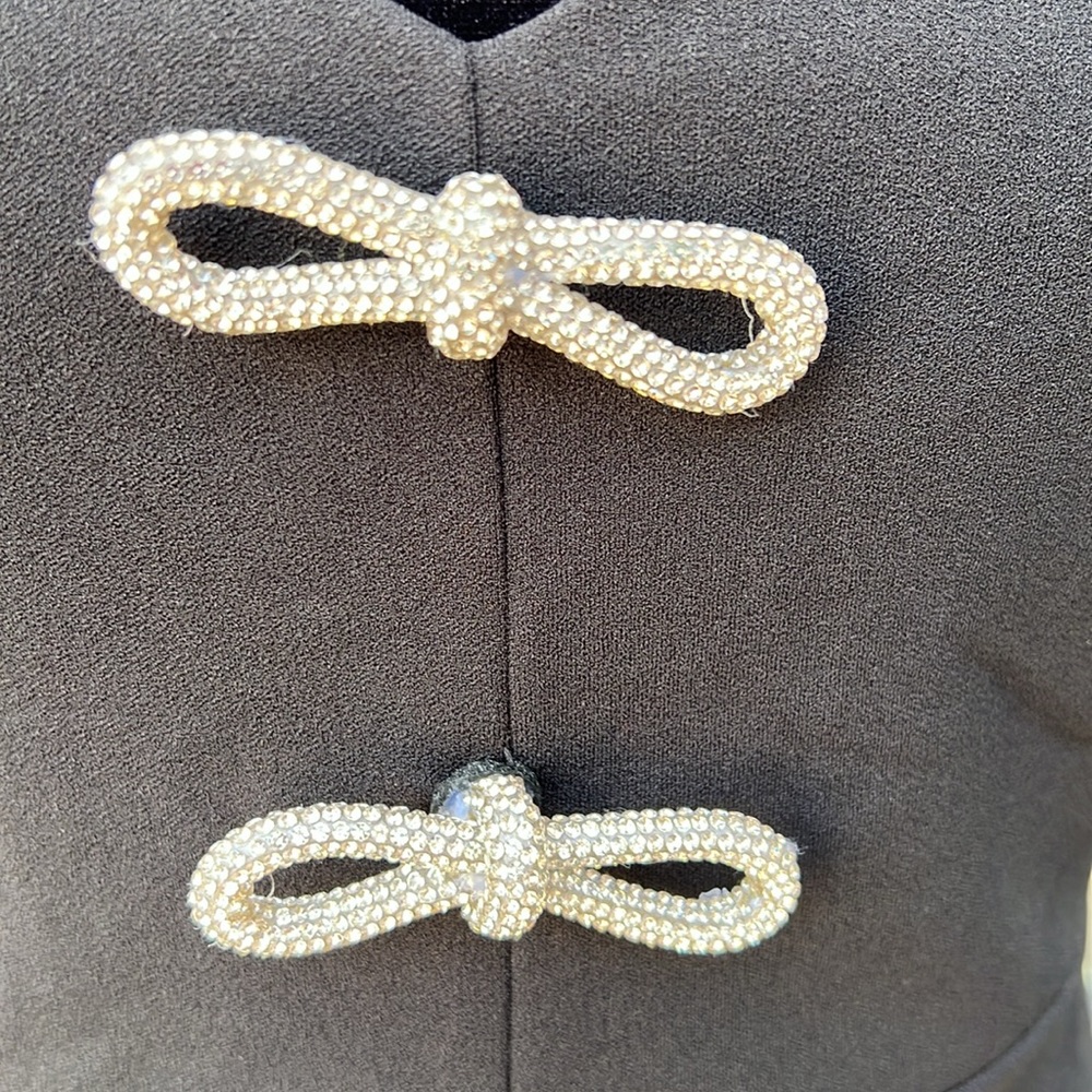 🤍🖤Lulu’s Rhinestone Bow LBD🖤🤍 - Picture 4 of 8